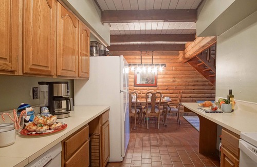 South Mountain House | 2 Br Plus Loft: Hawthorne Valley 4