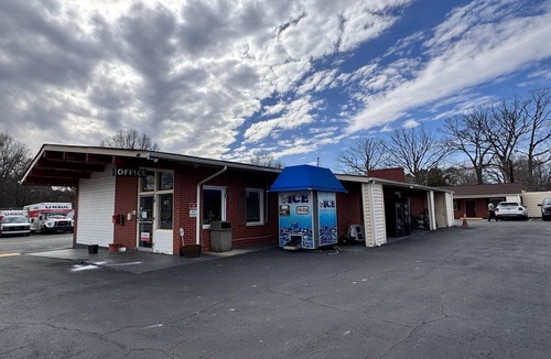 Ashland Apartment | 2 Full Beds Non-Smoking