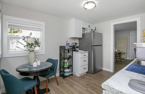 South Bend House | 2 King BR AC/DC Jim G Openings! Remodeled Gorgeous Pet OK 9 min Dome or Airport