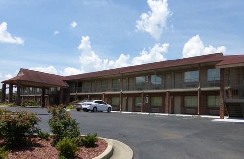 Cleveland Hotel | 2 King Rooms Perfect for Pet Owners – Enjoy Extended Stays w/Ease