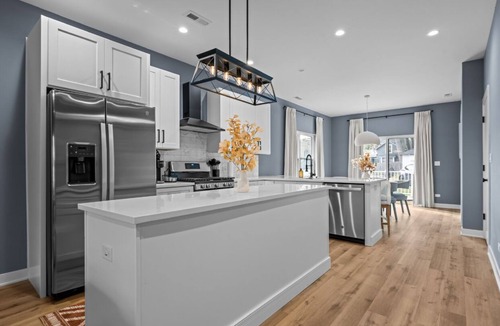 Geneva House | 2 Luxury Townhomes side by side. Walk to Downtown Geneva. Sleep 14!