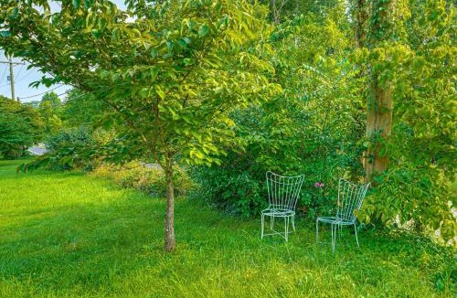 Fayetteville House | 2 Mi to Hiking Trails: Cozy Fayetteville Cottage!