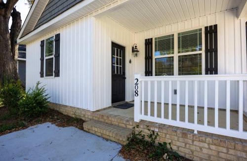 Burlington House | 2 Min to Downtown - 9 to Elon - Fast Wi-Fi