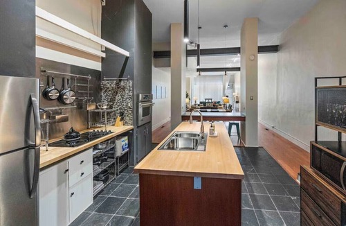 Downtown Knoxville Condo | 2 Min to Market Square & Gay St - 5 min to Neyland