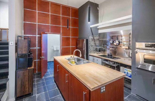 Downtown Knoxville Condo | 2 Min to Market Square & Gay St - 5 min to Neyland