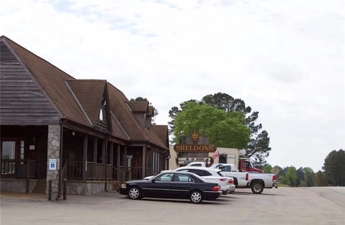 Keysville Apartment | 2 Queen Bed| Non Smoking
