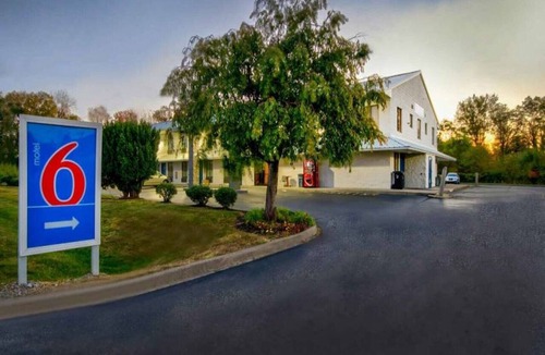 Jeffersonville - Clarksville Apartment | 2 Queen Beds|Nsmk,Micfridge