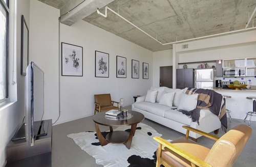 East Nashville Condo | 2-Story Loft with Views | Rooftop Deck | Parking