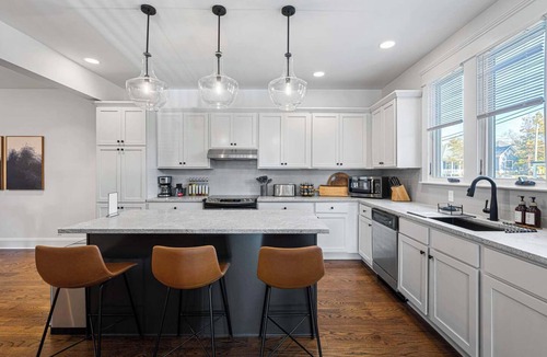 Lockeland Springs House | 2 Sunlit Patios, Walk to 5 Points, Private Garage | Close to Dining and Bars, Board Games, 10 Mins to Broadway, 24 Hour Hospitality