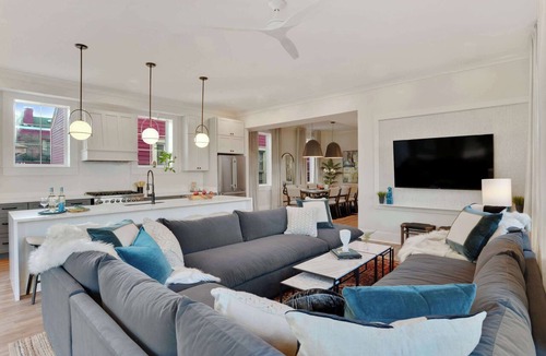 Faubourg Lafayette Condo | 2 Unit Modern Combo | Heated Pool | Near FQ