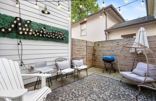 Historic Waverly Apartment | 20 Bed Luxury 12 South Bachelorette Pad