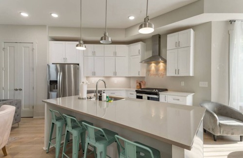West End Apartment | 20 Bed West Nashville Private Bachelorette House