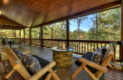 Copperhill Cabin | 279 m² Cabin ∙ 3 bedrooms ∙ 10 guests