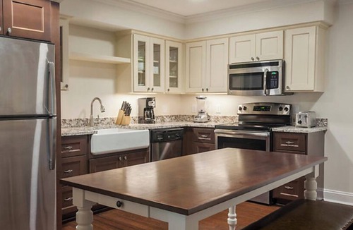 Williamsburg Resort | 2BR/2BA Retreat Near Colonial Williamsburg - Pool + Kitchen + Family Fun