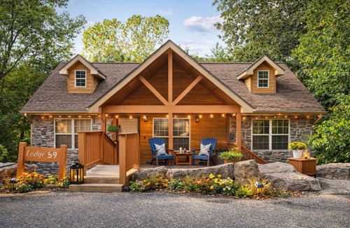 Branson West Cabin | 2BR Creekside Cabin | Near SDC | Resort Amenities