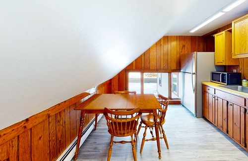 Rochester Apartment | 2nd-floor riverfront studio with mountain views, firepit, 2 canoes, & partial AC