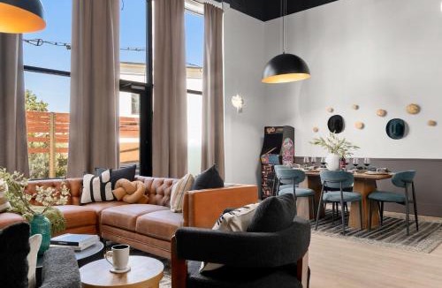 Downtown Chattanooga House | 3 Bed w Private Patio Mtn Views & Walk to Dining
