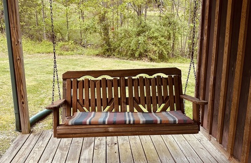 Wellington Cabin | 3 bedroom 1 full bath cabin 10 minutes from Cave Run Lake