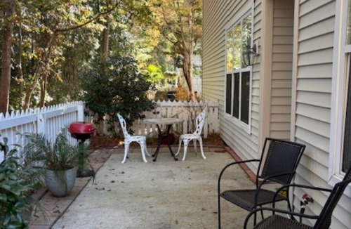 Greenacres House | 3-bedroom/3 Bath townhome in charming Wilmington. Quiet, Family and Dog Friendly