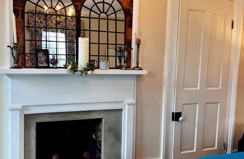 Washington Bed & Breakfast | 3-bedroom bed & breakfast in historical Washington with AC