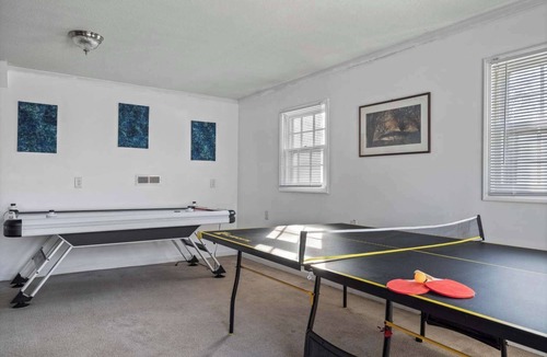 Greensboro House | 3-bedroom building in delightful Greensboro with AC, WiFi. Enjoy your stay