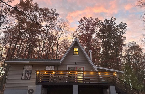 Mount Jackson Cabin | 3-bedroom cabin with hot tub near George Washington National Forest
