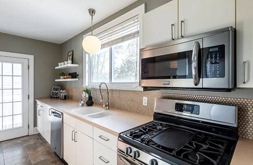 Columbia-Tusculum House | 3-bedroom house in historic Columbia Tusculum - Cincinnati's Oldest Neighborhood