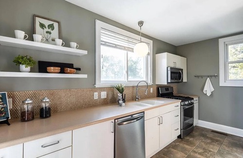 Columbia-Tusculum House | 3-bedroom house in historic Columbia Tusculum - Cincinnati's Oldest Neighborhood