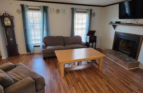 Paw Creek House | 3-bedroom house in lovely Charlotte with cool AC and comfort