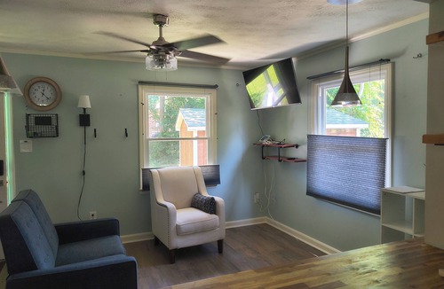 Hillsborough House | 3-bedroom house in lovely Hillsborough with WiFi, AC, EV charger outlet, & solar