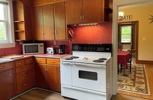 Cloverdale House | 3-bedroom house in welcoming Cloverdale