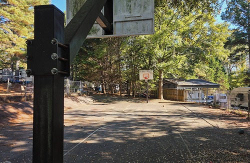 Monroe House | 3-bedroom mobile home in delightful community