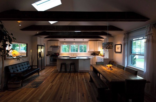 Belmont House | 3-Bedroom Modern Farmhouse with large backyard in downtown Charlottesville