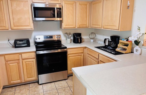 Craven County House | 3-bedroom townhome in peaceful Havelock, 5 minutes from MCAS Cherry Point
