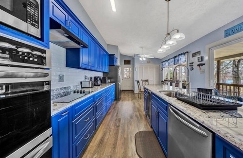 Moneta House | 3 Bedrooms, 1 Flex Room, 3 Bathrooms! Pet Friendly, Wifi, Hot Tub & More! Come Visit "Bob Inn Cove"