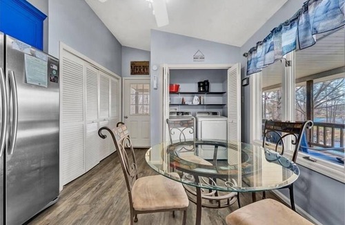Moneta House | 3 Bedrooms, 1 Flex Room, 3 Bathrooms! Pet Friendly, Wifi, Hot Tub & More! Come Visit "Bob Inn Cove"