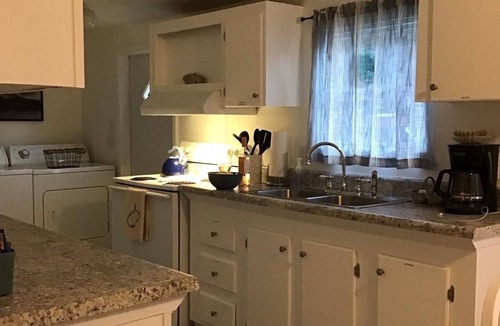 Bellepoint House | 3 BR 2 Bath house in Hinton, WV inside the New River Gorge National Park.