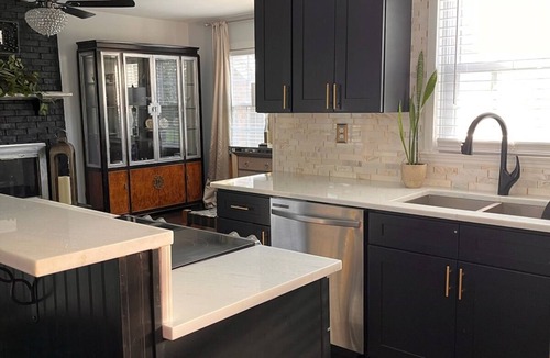 Versailles House | 3 MILES from KEENELAND! Located right off Versailles road