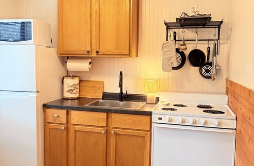 Poynette House | #3 Riverfront Lodging. Beach, Boat, Fish, Hike.