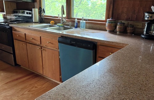 Pembroke Cabin | 3-room cabin near Blacksburg with cozy charm
