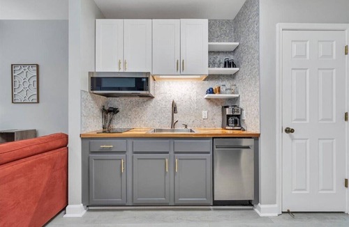 Smith Mountain Lake Apartment | #3402 - Studio Suite - Mariners Landing
