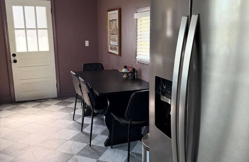 Danville House | 3bd/1.5bth-NEW Cottage Retreat-2 mi from casino