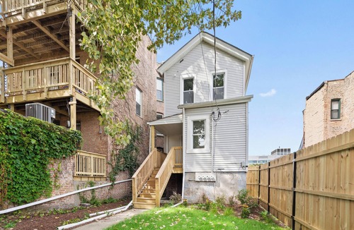 The Gap Apartment | 3bd/2ba, King bd, Pets OK, Laundry, Fenced Yard, Near Downtwn, Hospitals, & Unis