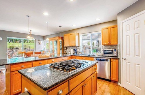 Allyn House | 3BR Golf Course View