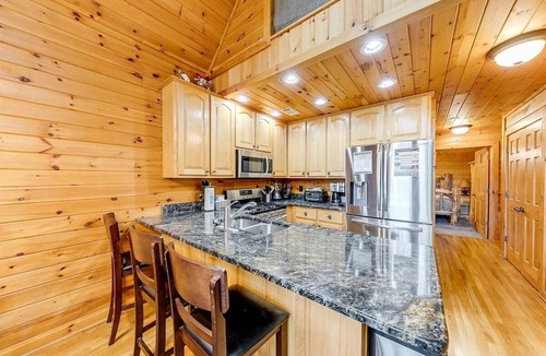Helen Cabin | 3BR Helen cabin with hot tub, mountain views, and easy downtown access.
