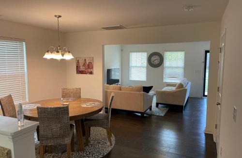 Oakdale House | 3BR Near Panthers Stadium! Spacious & Pet-Friendly
