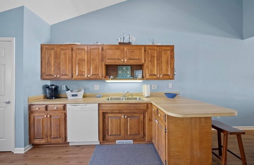 Sneads Ferry House | 3BR Oceanfront Townhome on North Topsail Beach