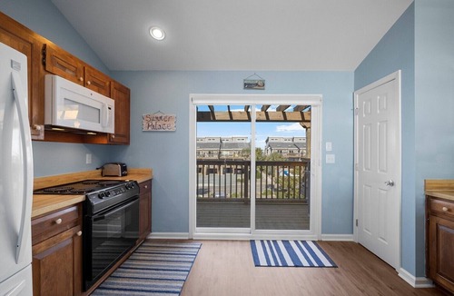 Sneads Ferry House | 3BR Oceanfront Townhome on North Topsail Beach