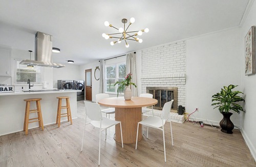 Raleigh House | 3BR Ranch Near North Hills – Family Friendly & Long Stays