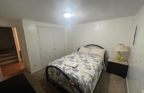 Fayetteville House | 4 BD, 6 TV's, Full Kitchen and, Balcony